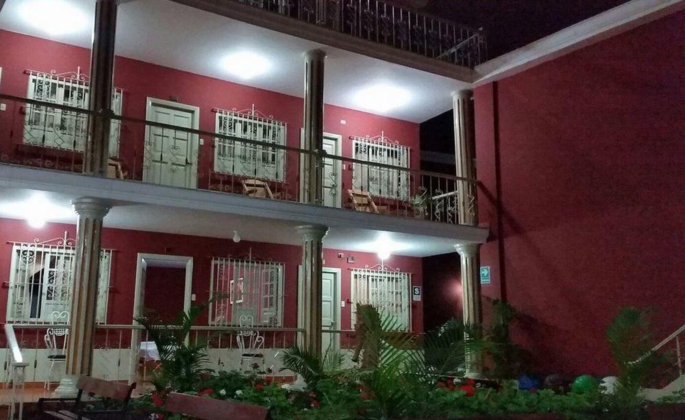 Hotel Colonial Trujillo Extérieur photo