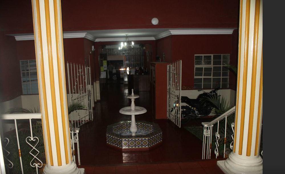 Hotel Colonial Trujillo Extérieur photo