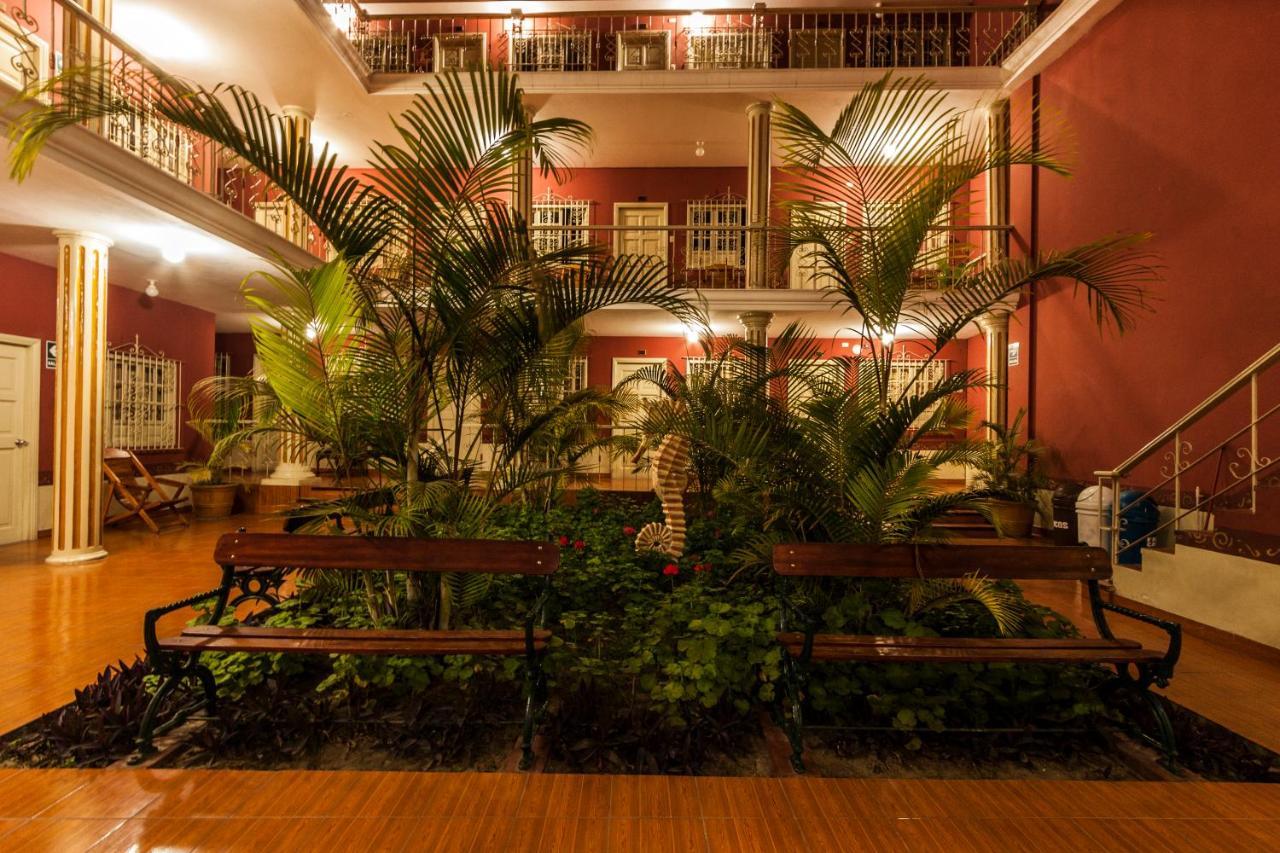 Hotel Colonial Trujillo Extérieur photo