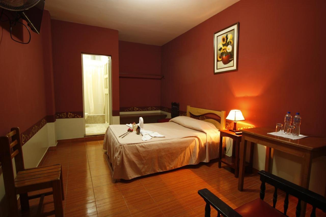 Hotel Colonial Trujillo Extérieur photo