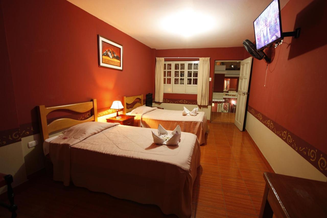 Hotel Colonial Trujillo Extérieur photo