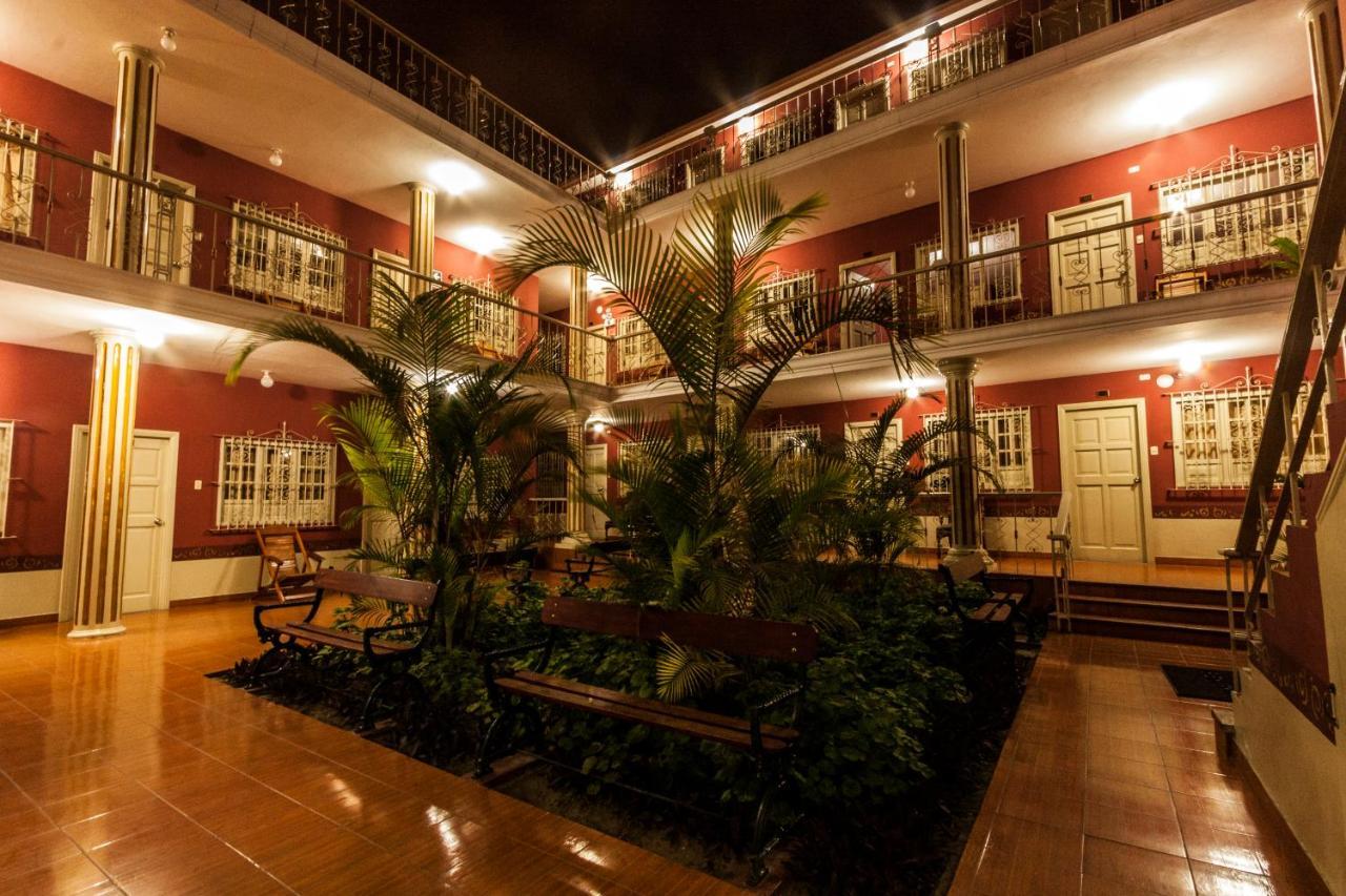 Hotel Colonial Trujillo Extérieur photo