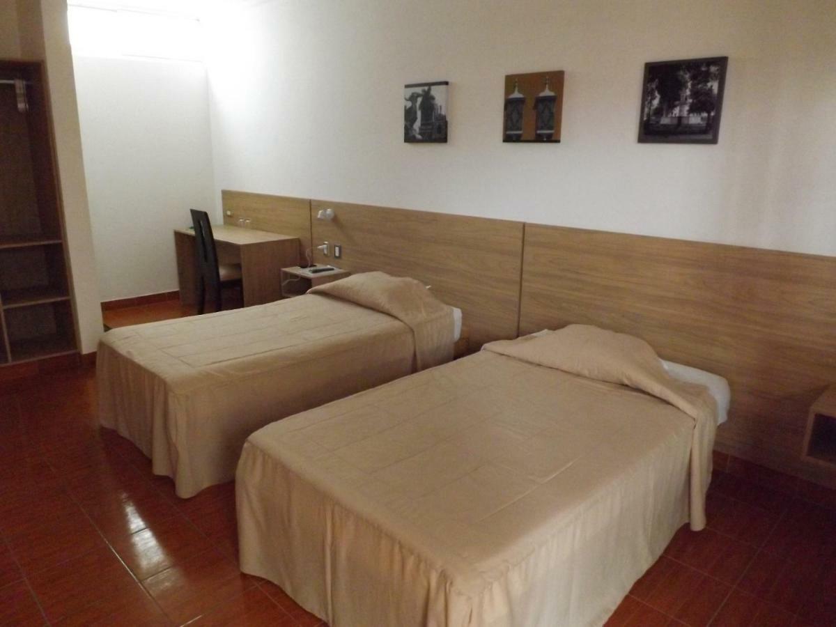 Hotel Colonial Trujillo Extérieur photo