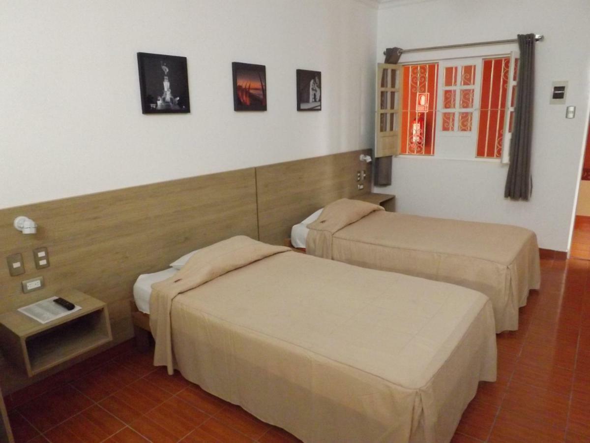 Hotel Colonial Trujillo Extérieur photo