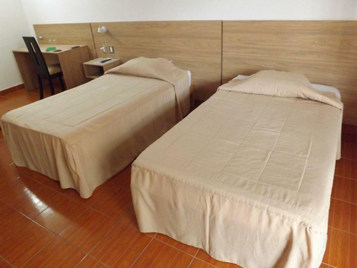 Hotel Colonial Trujillo Extérieur photo