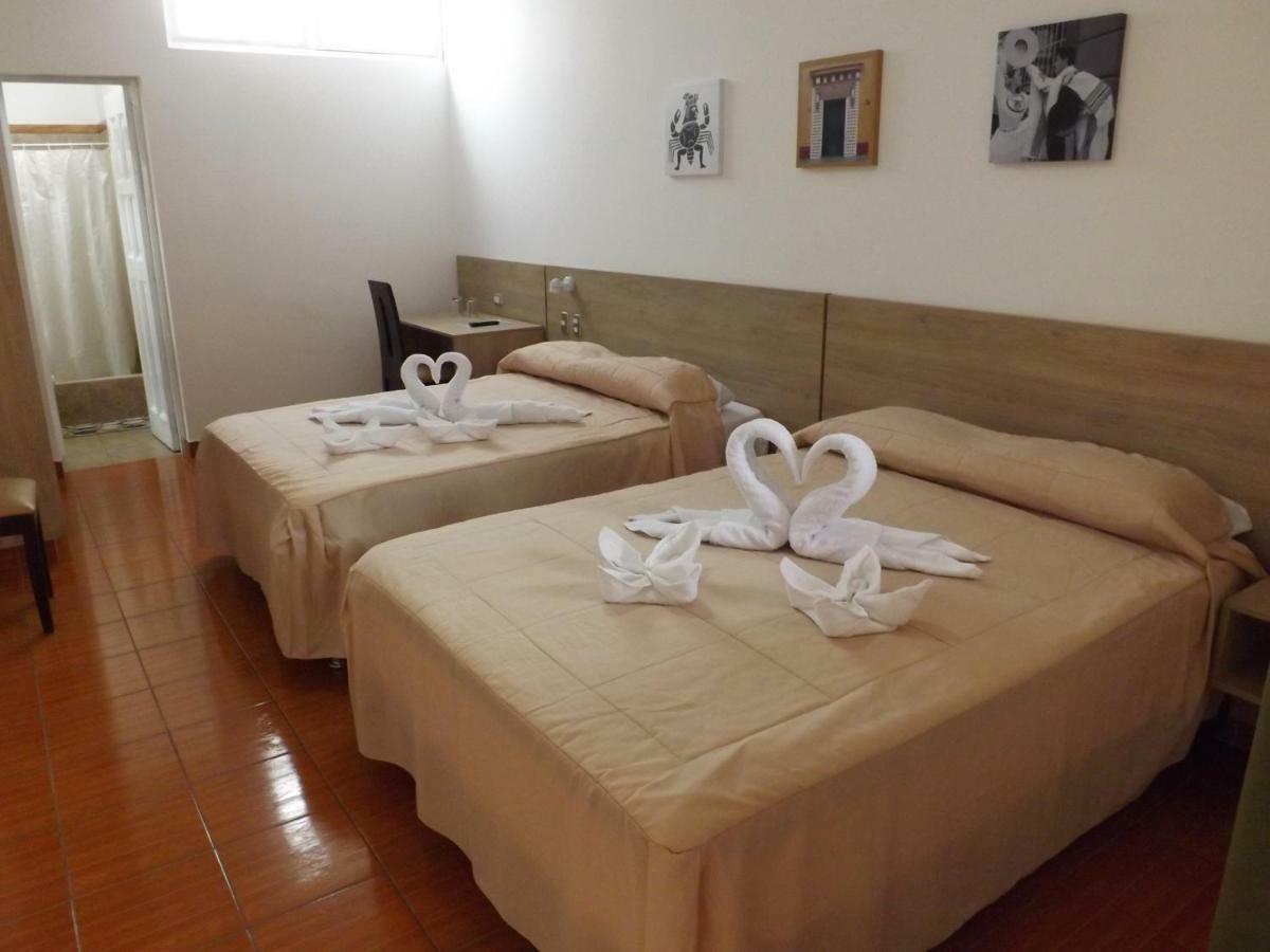 Hotel Colonial Trujillo Extérieur photo