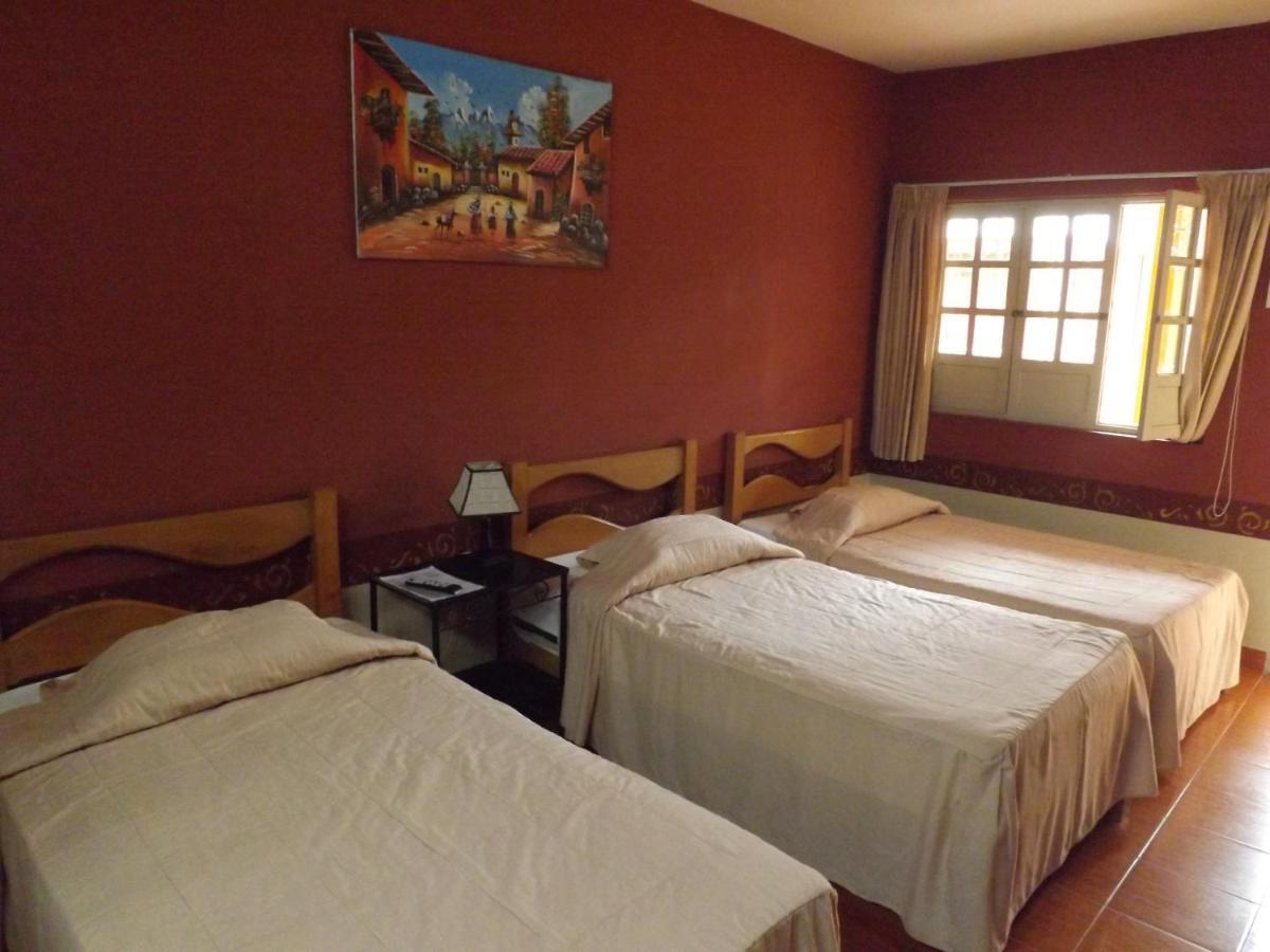 Hotel Colonial Trujillo Extérieur photo